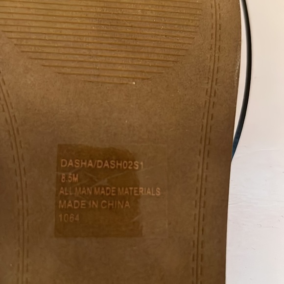 Steve Madden Cream Tan Minimalist Sandals - Picture 6 of 6